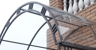 Кованные навесы над крыльцом дома в Краснокамске - купить по цене от 2071 руб